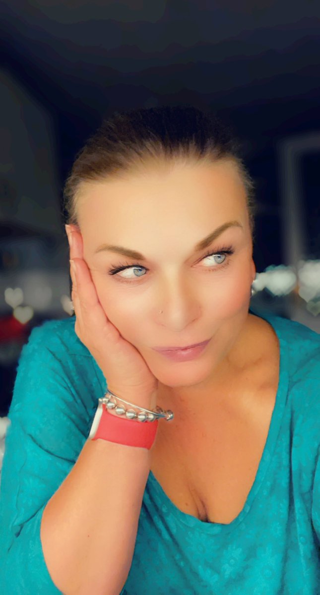 madeflawsome's tweet image. So after this weekend I’m trying an experiment for my health, both physically &amp;amp; mentally. I’ll let you know the results after 3 months, unless they’re incredible beforehand 🙈🤣 Sometimes we have to make changes for ourselves &amp;amp; nobody else #timeforchanges #health