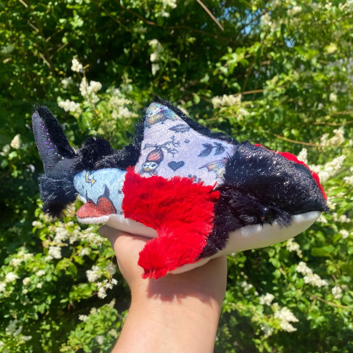 lilaclillieshop's tweet image. There’s only a couple of the big baby patchwork sharks left 🌼🍄

Every plush is made with scraps of fabric we’ve used in other projects to recycle &amp;amp; reduce waste. The patchwork fabric is also handsewn so every design is unique &amp;amp; no two are the same 💗

lilaclillieshop.myshopify.com