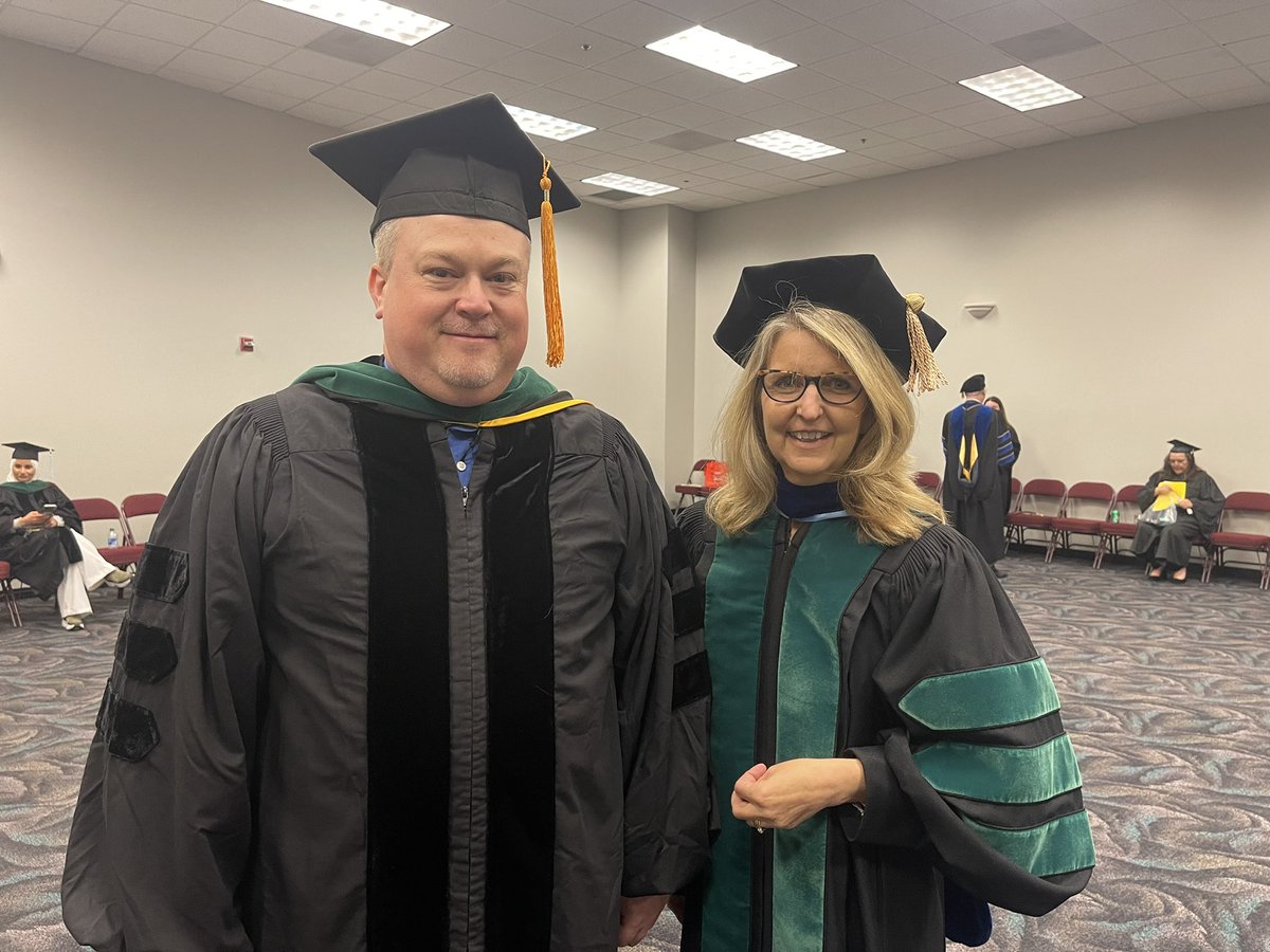 Congratulations to Dr. Gregory Snead, professor &amp; vice chair of the Department of Emergency Medicine who received the Award for Teaching Excellence at @UAMSHealth Commencement.