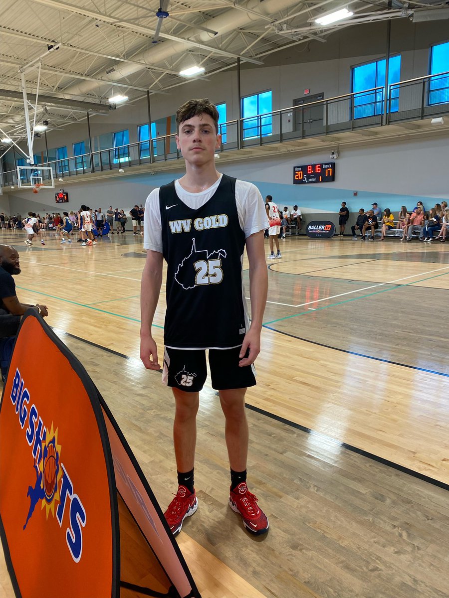 BigShotsGlobal's tweet photo. #BigShots #WVMayMadness
16u

WV Gold 72
25 Jeremy  Rateliffe 19

Young Vision 27 https://t.co/cG5Lttq6vm