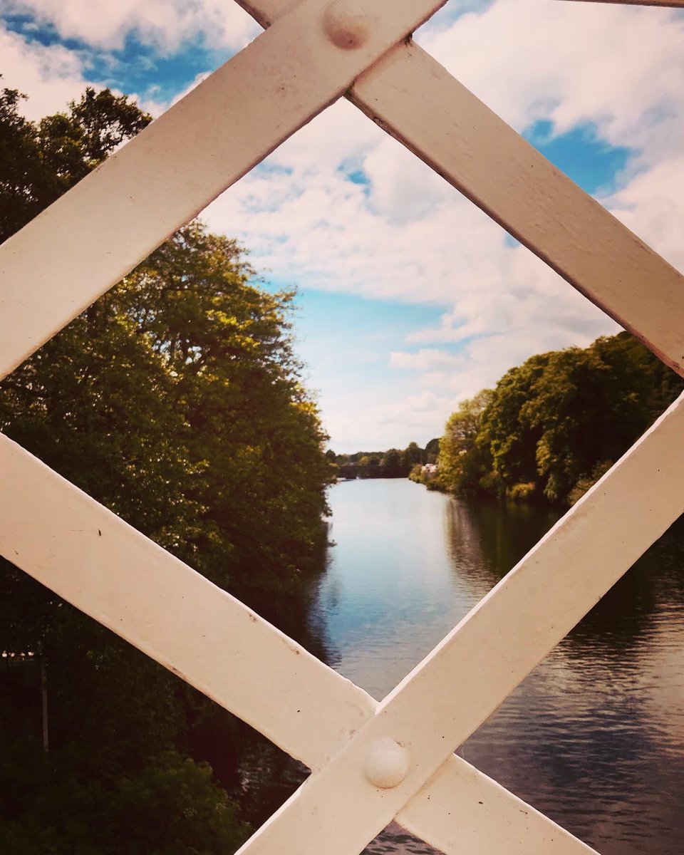 SineadBarry77's tweet photo. The shakey bridge with Isabella #theshakeybridge #dalysbridge #riverlee #cloud #sky #bridge #trees #fitzgeraldspark #iphonography #filter #corkcity #ireland @CorkDaily @pure_cork @yaycork @PhotosCork @corkbeo @LovingCork https://t.co/W1kjRUUbFx