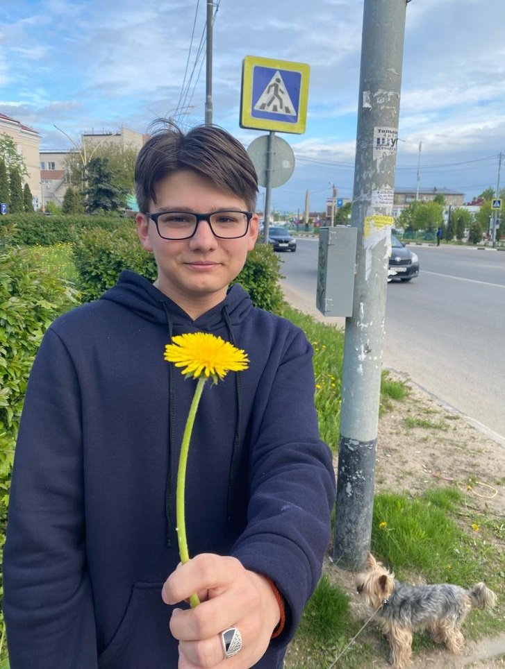 KukuruzaLeon's tweet photo. тред мемов с этой моей фоткой распространите все должны это увидеть https://t.co/OzD9ygvDij