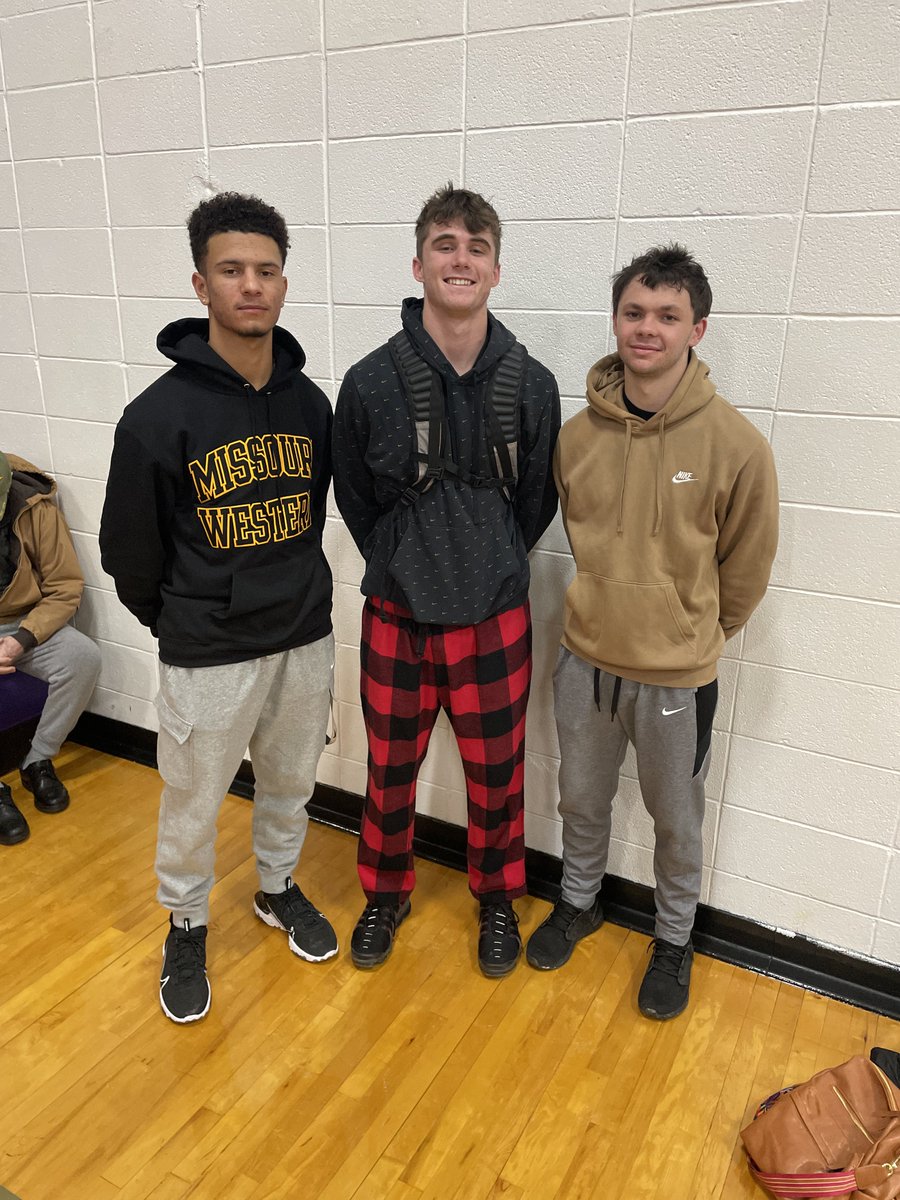 amyryan_lhs's tweet image. This does not surprise me!!! This is what he looked like after scoring those 62 points!! #samepants