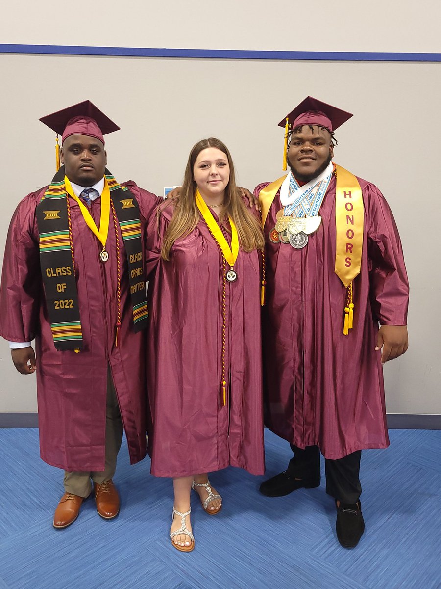 So proud of these three and making the journey to the end, now onto future successes.  #polkgrad22 @jaremey1 <a href="/nickpatterson50/">“PáTt”💔</a> #BOE