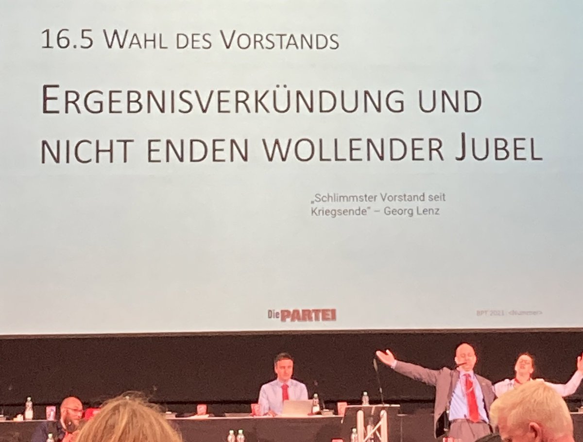 Herzlichen Glückwunsch an <a href="/MartinSonneborn/">Martin Sonneborn</a> und den gesamten BuVo der <a href="/DiePARTEI/">Die PARTEI 🪣</a> zur Wiederwahl! 
HURRA!!!