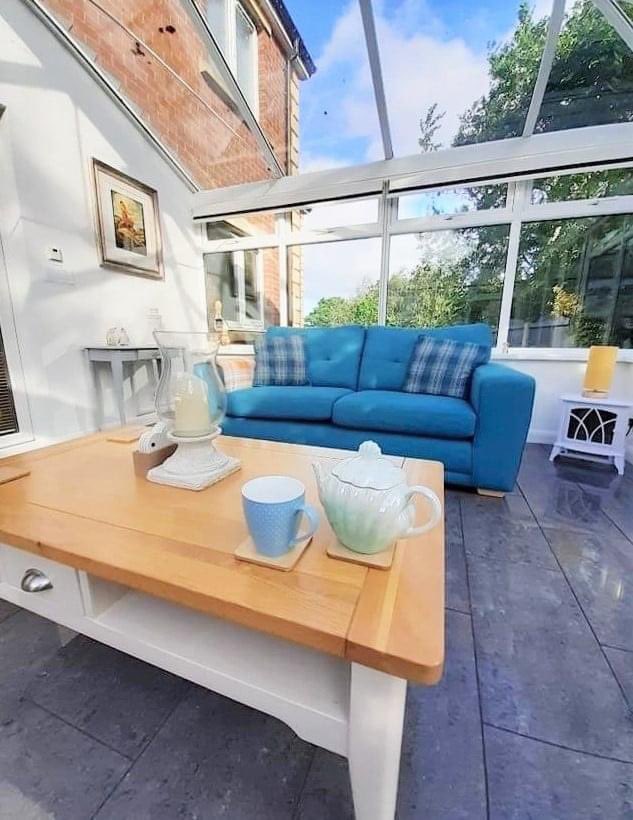 SeagreenView's tweet photo. Changeover day today at Seagreen and we welcome returning guests with their 4 furry babies.
#silloth #seagreenview #changeoverday #holidayhome #holidaycottageuk #seasideholiday #conservatorydecor https://t.co/dTTpYCGhqI