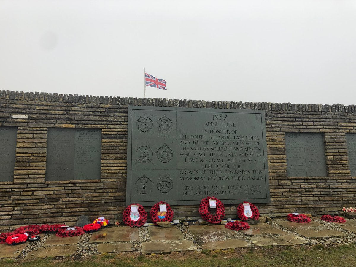 At 11am today, Saturday 21 May, local people, SAMA82 veterans and serving personnel attended the service of remembrance at San Carlos. 40 years ago hundreds of brave men arrived on our shores and we remembered and thanked all those who never made it home. We will remember them