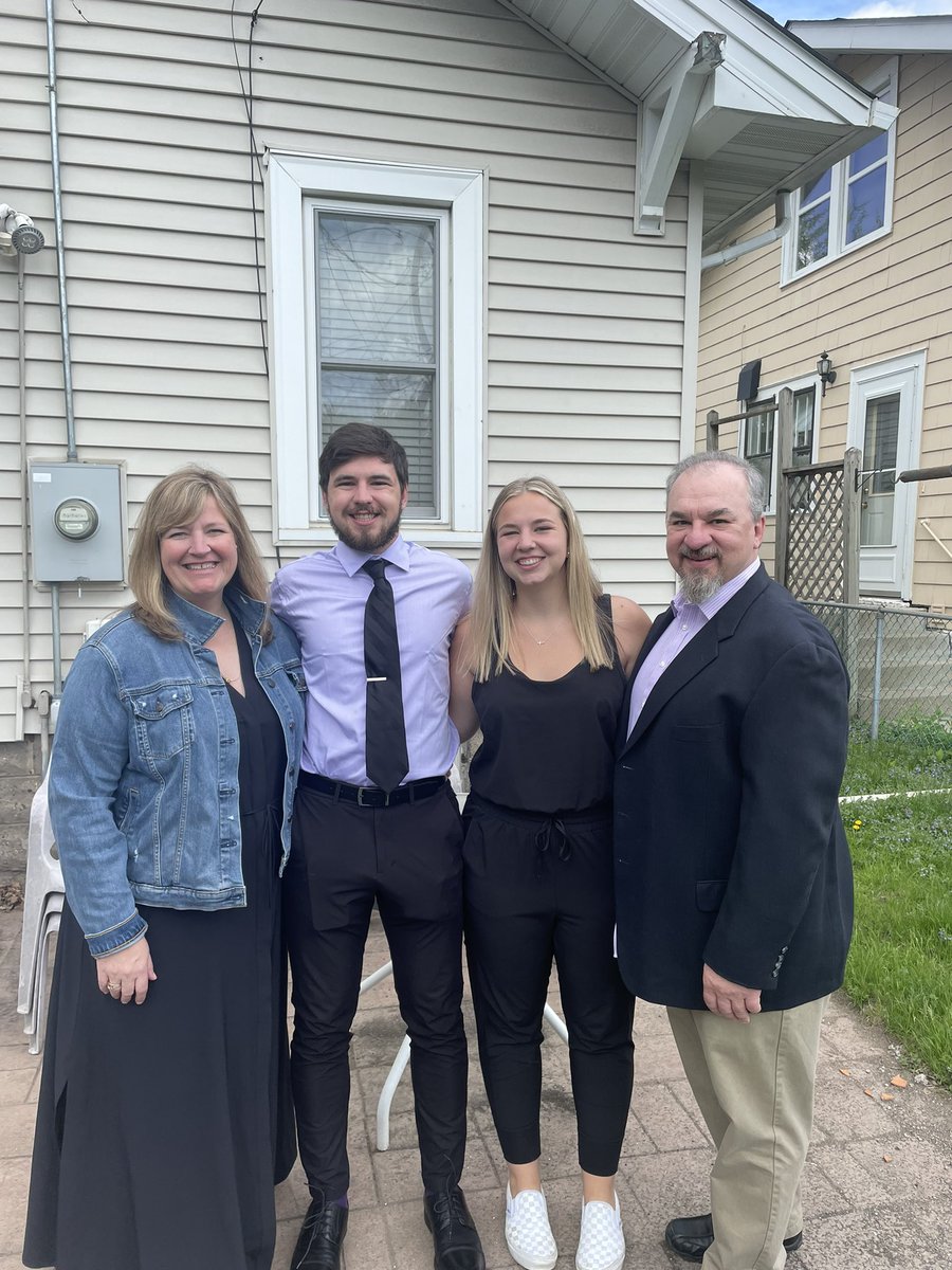 TaylorTews's tweet photo. Happy Graduation 👨‍🎓 #tommiegrad https://t.co/QVSBjpUDdt