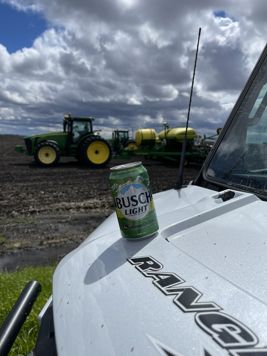 webs30's tweet photo. @BuschBeer https://t.co/WWX5TtPoZs