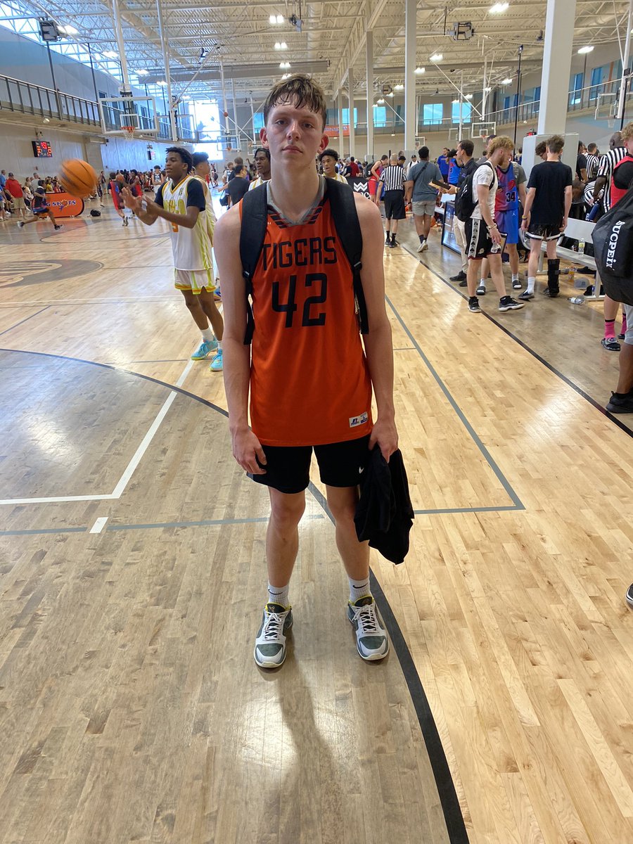 BIG SH🏀TS tweet media