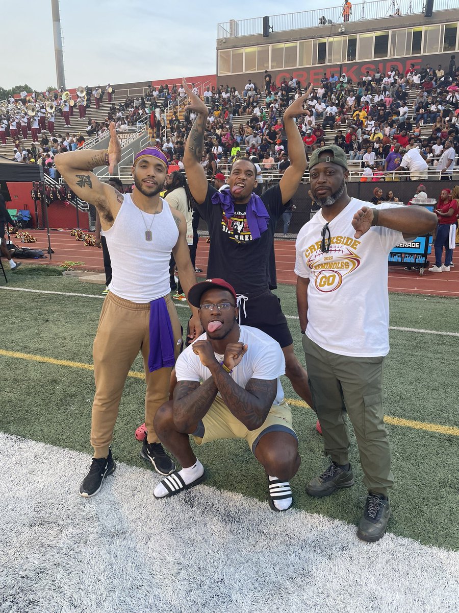 Family is Real at @Creekside_High. Good to see my Creekside Que’s last night at the 2022 Spring Football game. @ElectFranchesca @KimberlyRDove @parents4edu_SF @TysonMeiguez