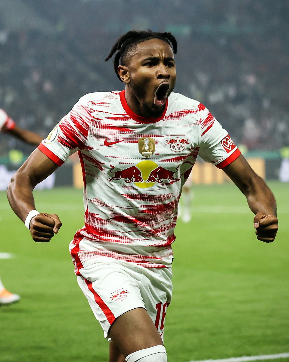 brfootball's tweet image. Christopher Nkunku equalizes for 10-man Leipzig in the DFB-Pokal final 😤