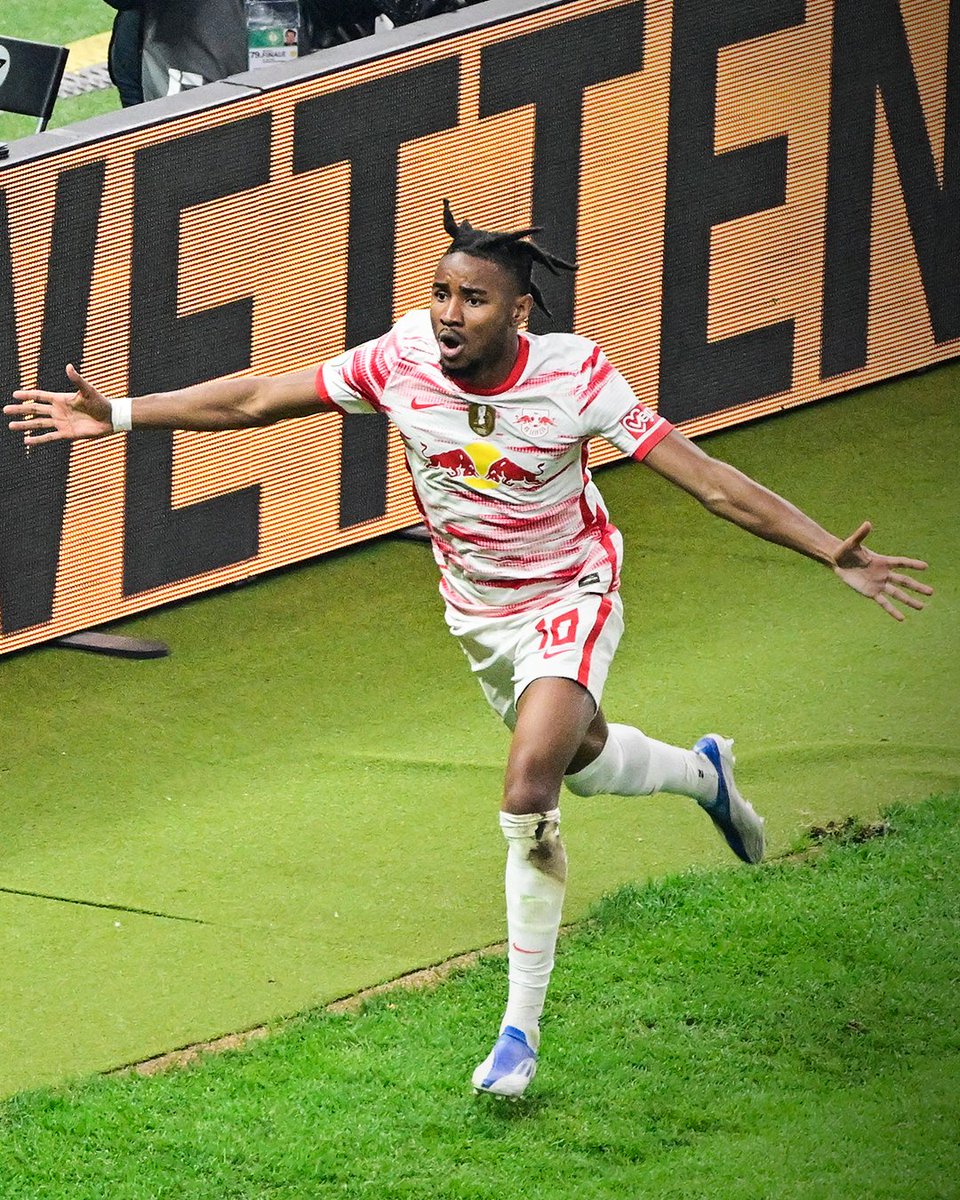 brfootball's tweet image. Christopher Nkunku equalizes for 10-man Leipzig in the DFB-Pokal final 😤