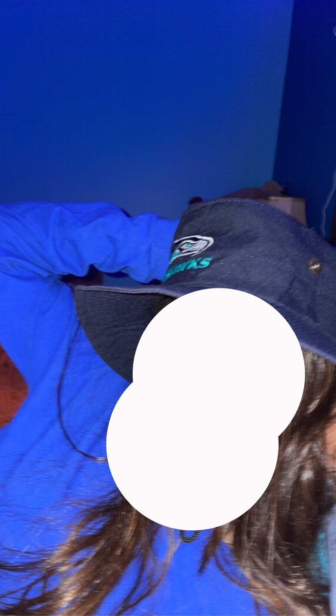 BenKetza's tweet photo. Rumor has it that the girls soccer team are big fans of the Seahawks. #lastnightasasenioratandrewconfessions https://t.co/STvFAKwcXQ
