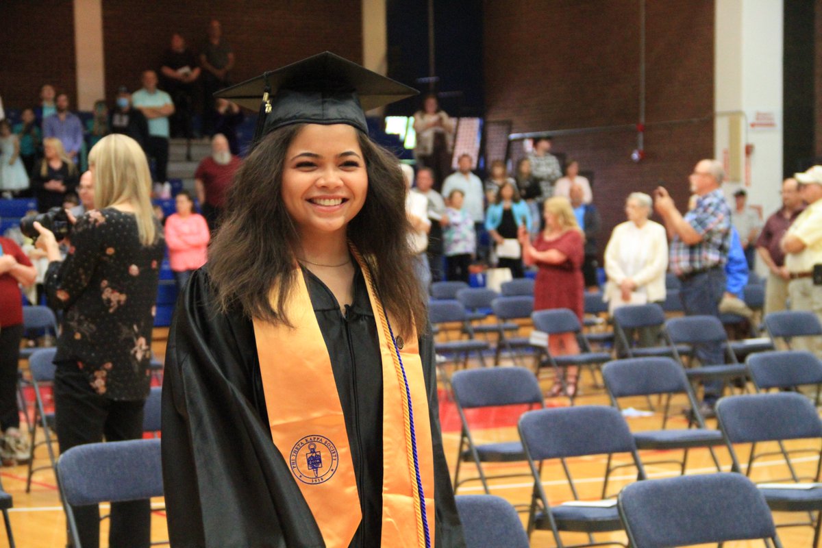 GoJeffco's tweet photo. Today's #Commencement Ceremonies were described perfectly by a graduate's decorated cap, "A sweet ending to a new #beginning."
Please note all photos from our 3 ceremonies will be posted early next week. Enjoy your weekend, #Classof2022! #JeffcoGrad https://t.co/otfA0J9Rp3