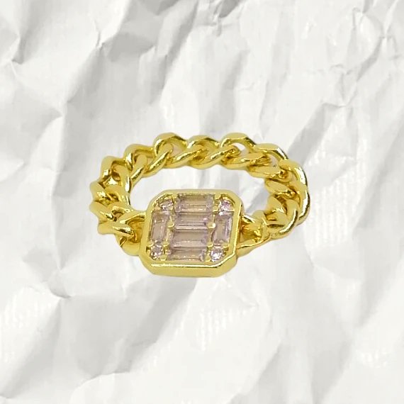 Olga_Rdz_Studio's tweet photo. Anillo eslabonado ⛓️💎

#Anillo #Ring #ChapaDeOro #Zirconia #Eslabon #HechoAMano #Handmade #HechoEnMexico #Mexico #MadeInMexico #MexicanFashion #TradicionYVanguardia #JoyeriaArtesanal #JoyeríaDeAutor

📬 Entregas sin costo en #Pachuca
 
✈️ Envíos nacionales e internacionales https://t.co/qNgKIlS4nr