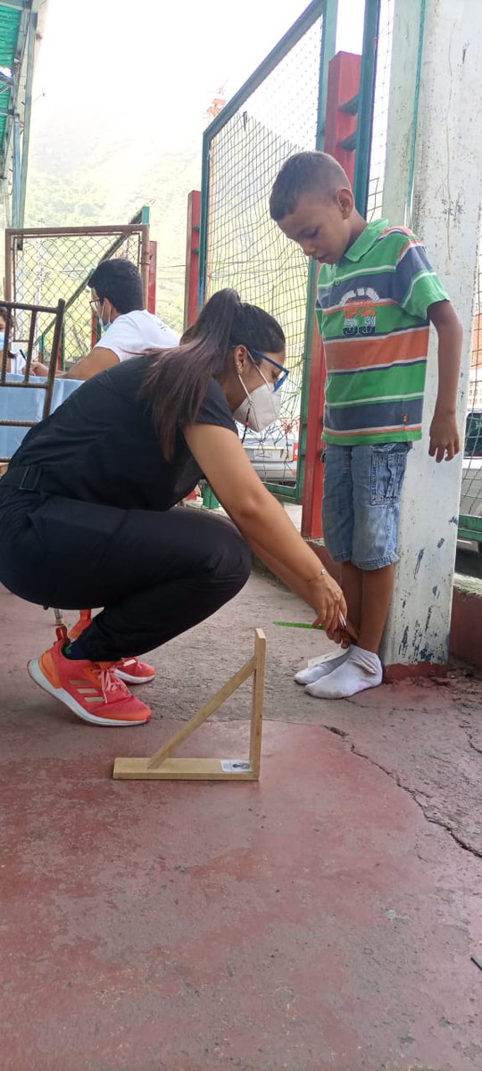 AleCrespoF's tweet photo. Evaluamos 400 niños en 6 comunidades de Maracay y todos los menores de 5 años recibieron un cereal diseñado para prevenir la desnutrición

Aquellos que conseguimos desnutridos, recibieron además un suplemento o tratamiento para tratarla, e inician un plan de seguimiento desde hoy https://t.co/o9euP1aCSl