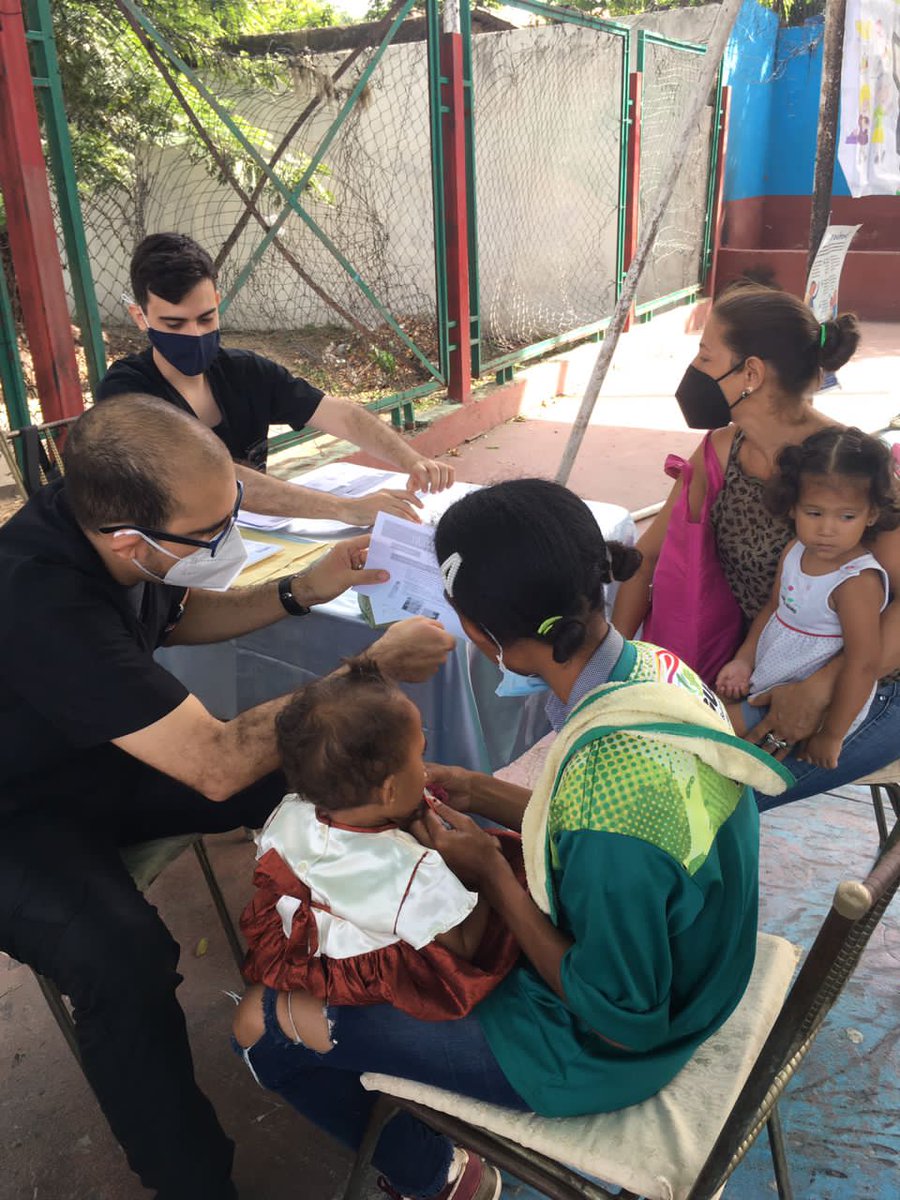 AleCrespoF's tweet photo. Evaluamos 400 niños en 6 comunidades de Maracay y todos los menores de 5 años recibieron un cereal diseñado para prevenir la desnutrición

Aquellos que conseguimos desnutridos, recibieron además un suplemento o tratamiento para tratarla, e inician un plan de seguimiento desde hoy https://t.co/o9euP1aCSl
