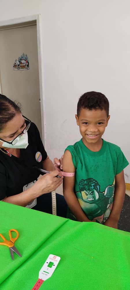 Evaluamos 400 niños en 6 comunidades de Maracay y todos los menores de 5 años recibieron un cereal diseñado para prevenir la desnutrición

Aquellos que conseguimos desnutridos, recibieron además un suplemento o tratamiento para tratarla, e inician un plan de seguimiento desde hoy