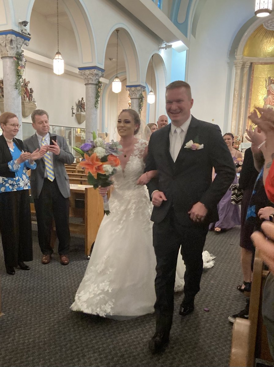 CDSoftball1's tweet photo. It’s a special day for a match made at UC!!! Congrats to former trainer Zach Bartlett and softball alum, nurse, pitcher Rachel @rjalowiec !
#WeDo
#Jollywiec2Bartlett
#OurPeople
#UCSBFAM https://t.co/HPNtiZld0x