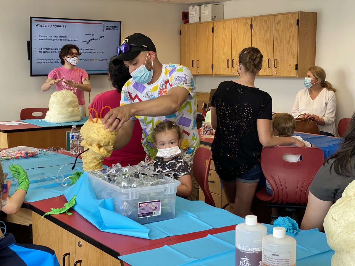 yulingcheng's tweet photo. Tons of hands-on #science experiments happened at @citizenscilab for this #RemakeDaysSWPA event! Loved every minute. ❤️🧪#RemakeDays #WhenYouWonder https://t.co/frmqE7eLou