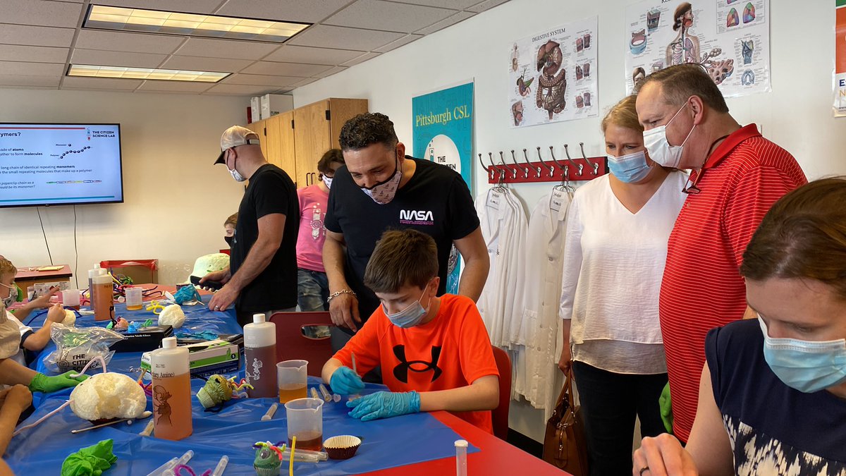 yulingcheng's tweet photo. Tons of hands-on #science experiments happened at @citizenscilab for this #RemakeDaysSWPA event! Loved every minute. ❤️🧪#RemakeDays #WhenYouWonder https://t.co/frmqE7eLou