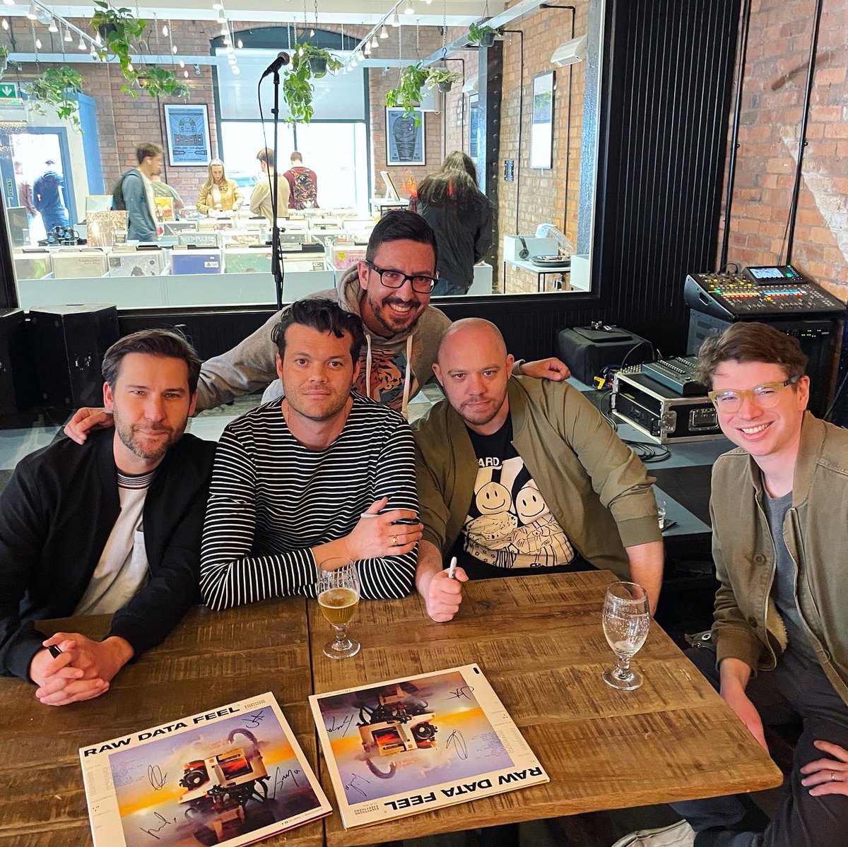 rwpattinson's tweet image. All set for the @E_E_ @LlSTENlNG_PARTY after meeting the boys earlier today in Liverpool! Had my vinyl spinning all afternoon 🔥 #RawDataFeel #timstwitterlisteningparty