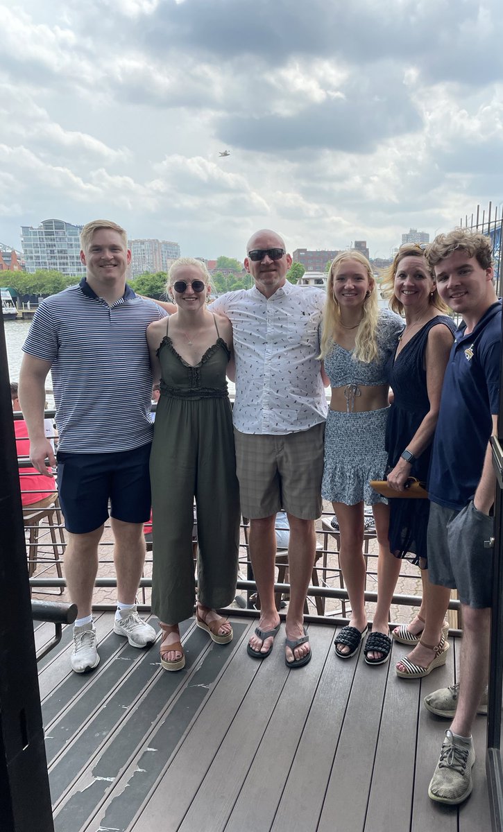 abbyyadler's tweet photo. Wasn’t too sober at my first graduation, so I thought I’d give it another try. 5 years of school was not ideal, 5 years of basketball felt like it should be illegal (fun tho), but somehow this place makes it all feel worth it! 💙⚡️ https://t.co/nkfqC9ZPz0