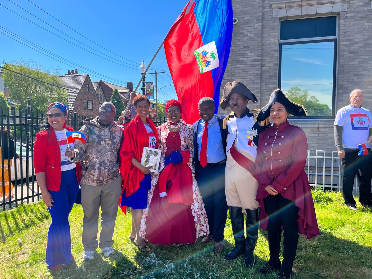 CityofBptCT's tweet image. The 18th of May marked the adoption of the #Haitianflag. Alongside the Haitian Heritage Committee of Connecticut we honored the Haitian flag and the #struggle that it represents.
#UnityMakesStrength #Bridgeport
