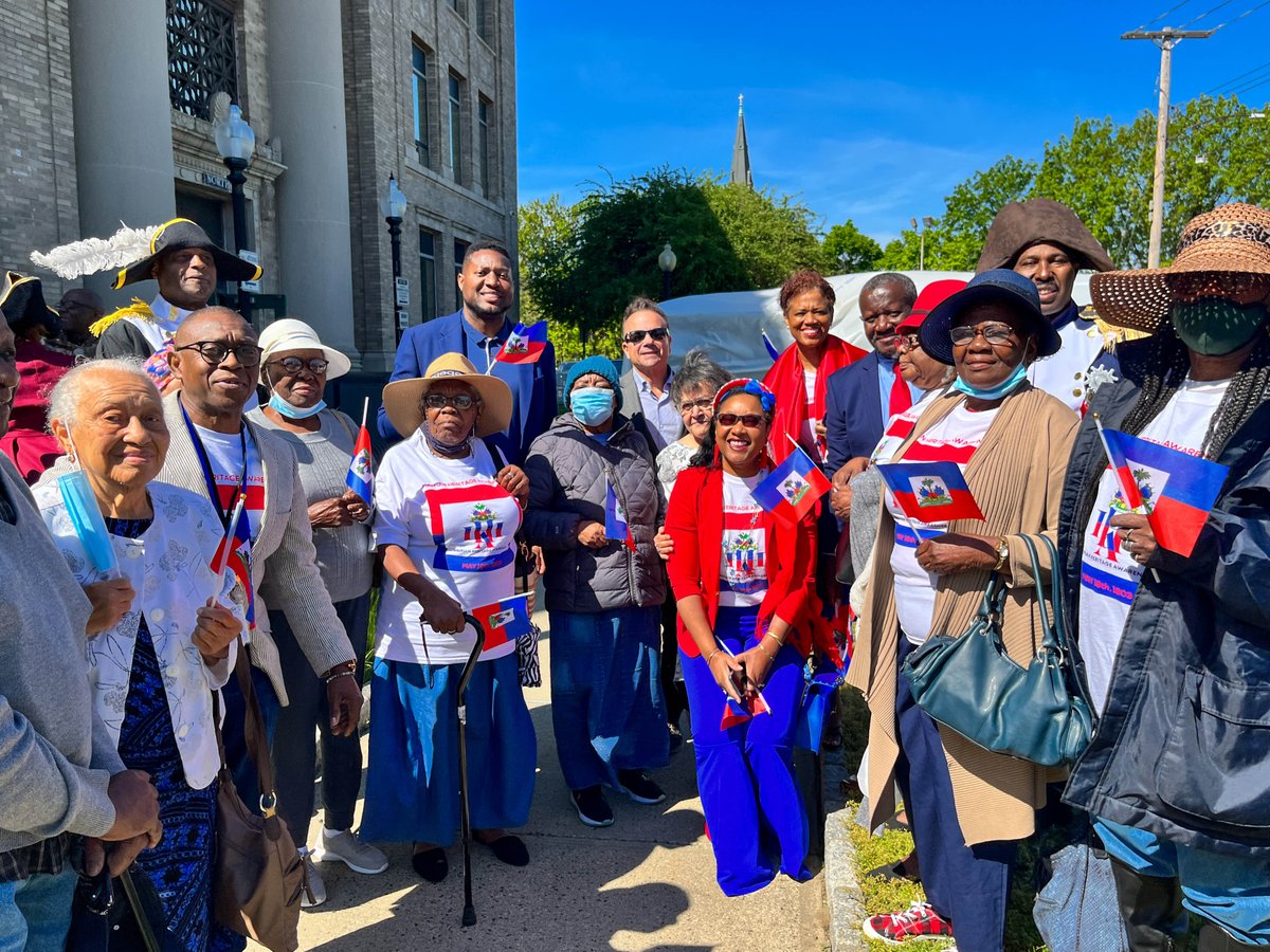 CityofBptCT's tweet image. The 18th of May marked the adoption of the #Haitianflag. Alongside the Haitian Heritage Committee of Connecticut we honored the Haitian flag and the #struggle that it represents.
#UnityMakesStrength #Bridgeport