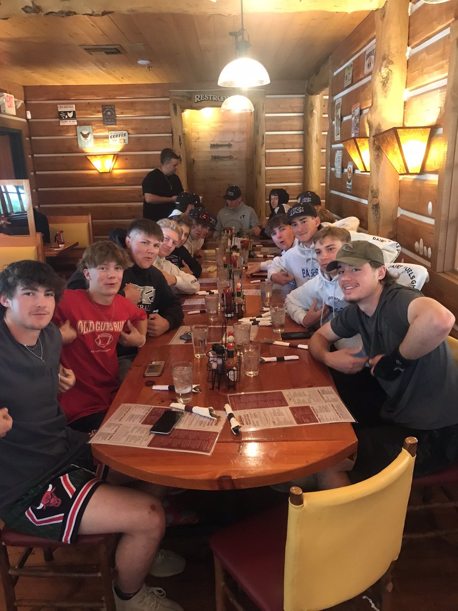 🦍🦍 Hungry! Calling on all of our supporters to come out for the State Championship 5pm C of I⚾️#packitinpurple