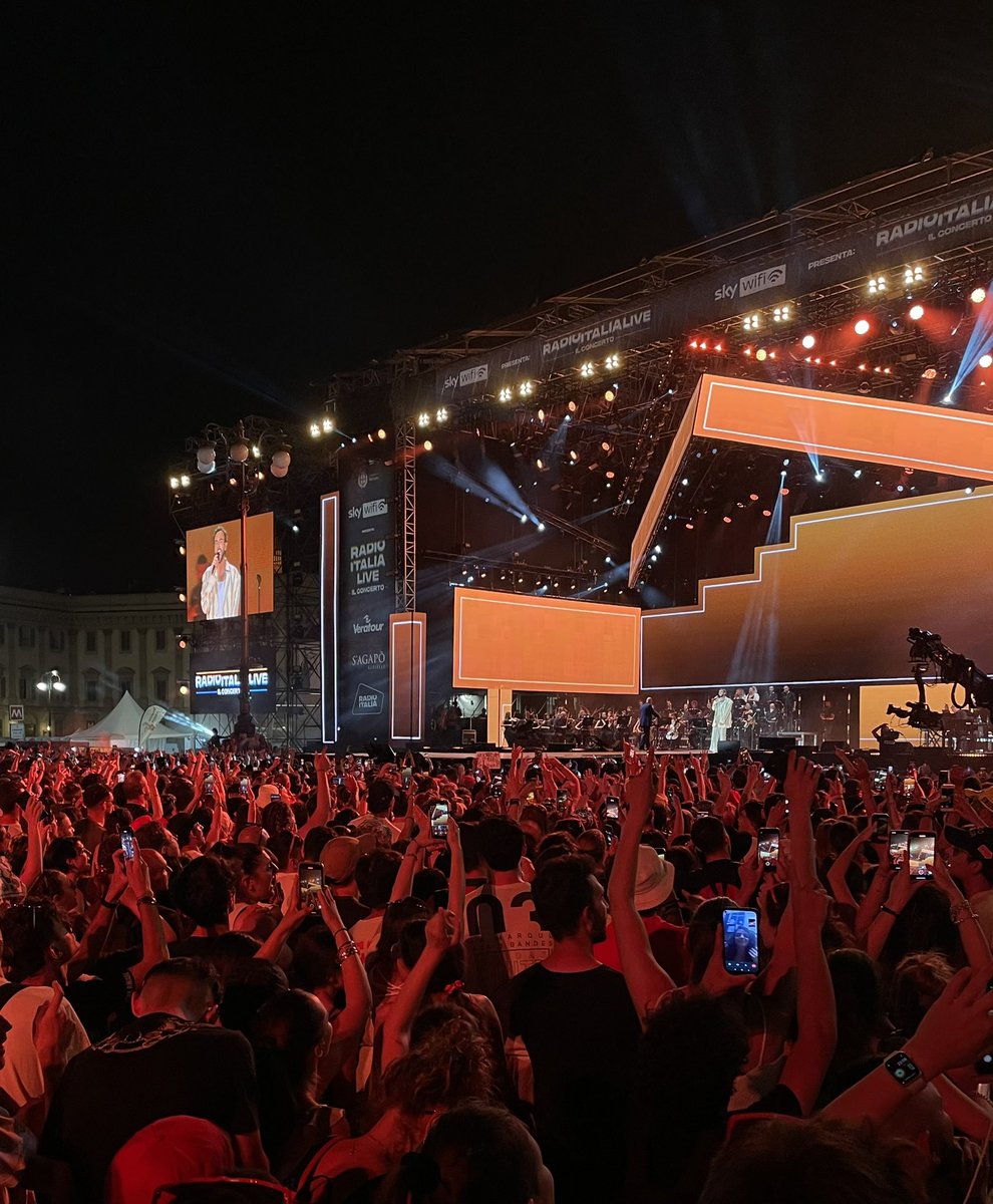 mengonimarco's tweet photo. Credo negli essere umani ❤️

#RadioItaliaLive 
@RadioItalia 
#Rilive https://t.co/Nzi6fDxtdR
