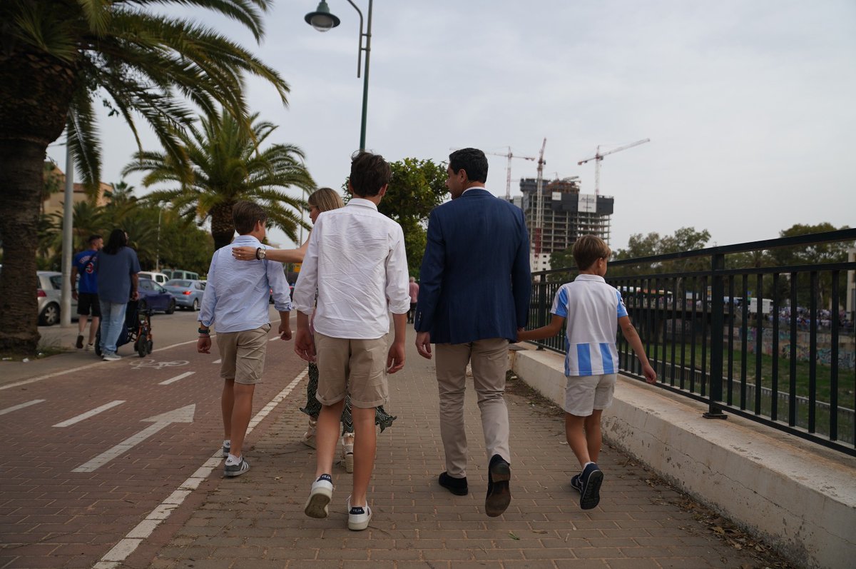 Me alegra que el <a href="/MalagaCF/">Málaga CF</a> haya logrado la permanencia. Ha sido una temporada compleja y doy las gracias a los malaguistas por su lealtad con el equipo. 

Málaga es de Primera, igual que su afición, y el año que viene lucharemos por estar en Primera.

#VamosMálaga