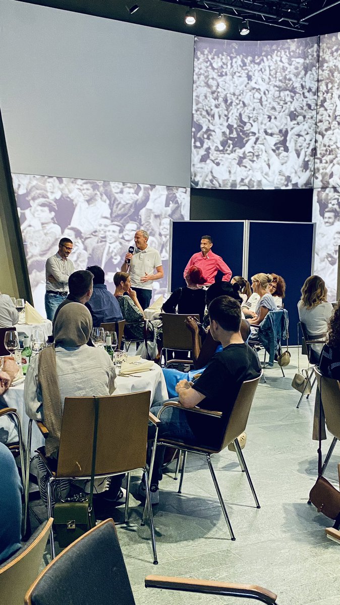 ArgusDataIns_ch's tweet photo. Gestern fand unser #Mitarbeitendenfest 2022 im @FIFAMuseum in Zürich statt. Es war grossartig, wieder mit Kolleg*innen zusammen zu kommen und den Abend bei bestem Wetter, leckerem Essen und ausgelassener Stimmung zu geniessen! 🎉
#Argusdatainsights #bestteam #smartmediainsights https://t.co/JiLRMUgwE0