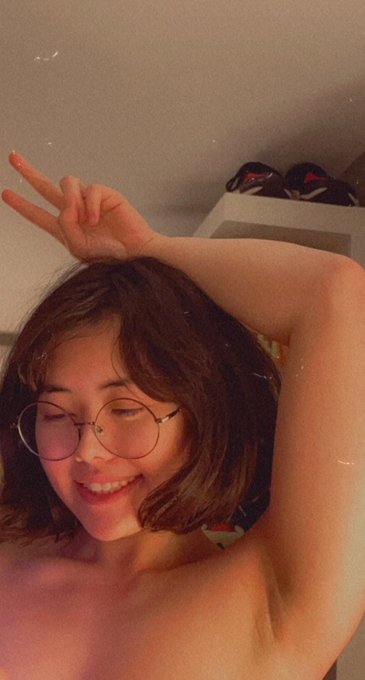 Watch erika 🐜's leaked NSFW photo on TwXstars