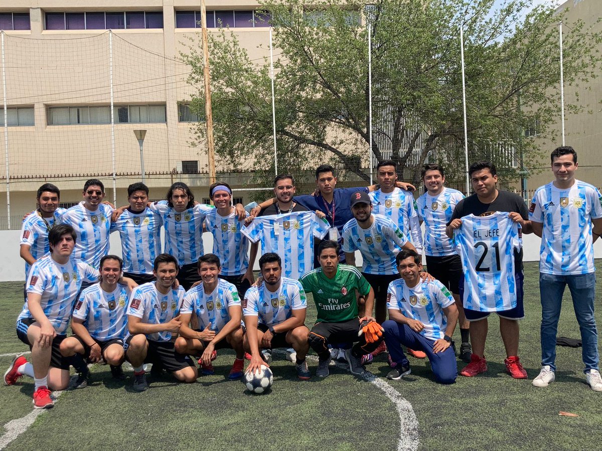 LimbicosF's tweet photo. Iniciamos con el pie derecho ganando 12 a 0 
Resumen  del partido
-mvp del partido Elias Jhon 
-el goleador del partido Leija 
-mencion honorífica a @Csar8o que mantiene su porteria en 0 https://t.co/Rpuwpkt2Bv