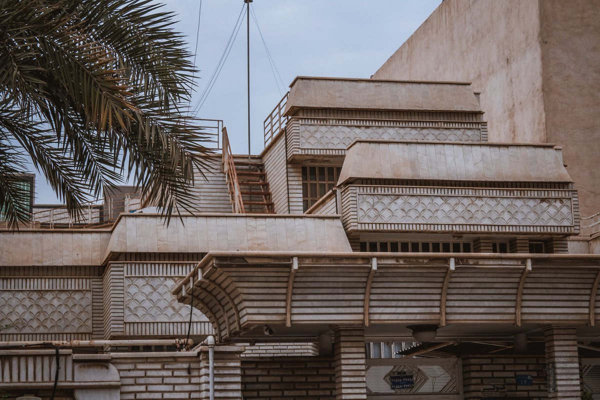 luna_inthesouth's tweet photo. Another palm tree !
#architecture
#photography
#urbanphotography 
#architecturalphoto
#photo
#city https://t.co/7ecgBnyl2z