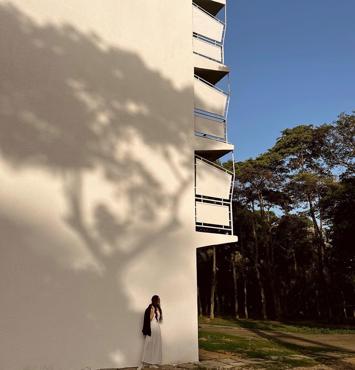 simplekey7's tweet image. Cuando cae la tarde en la Plaza el Rectorado de la UCV. 5:45pm