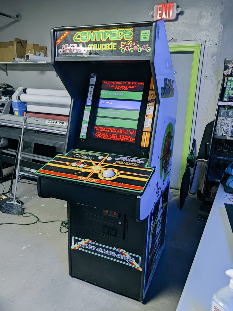 Flynnsgamingfl's tweet photo. Good Ol' #Centipede needed a facelift ๐ actually a monitor lift ๐พ out with the old & in with the new ๐ฅฐ actually this #arcadegame was manufactured with #millipede #misslecommand & #letsgobowling ๐ณ come on by & experience this game & many others are Flynn's Arcade & More ๐น๏ธ๐ฅ๐ฎ https://t.co/tAiJjcw7mq