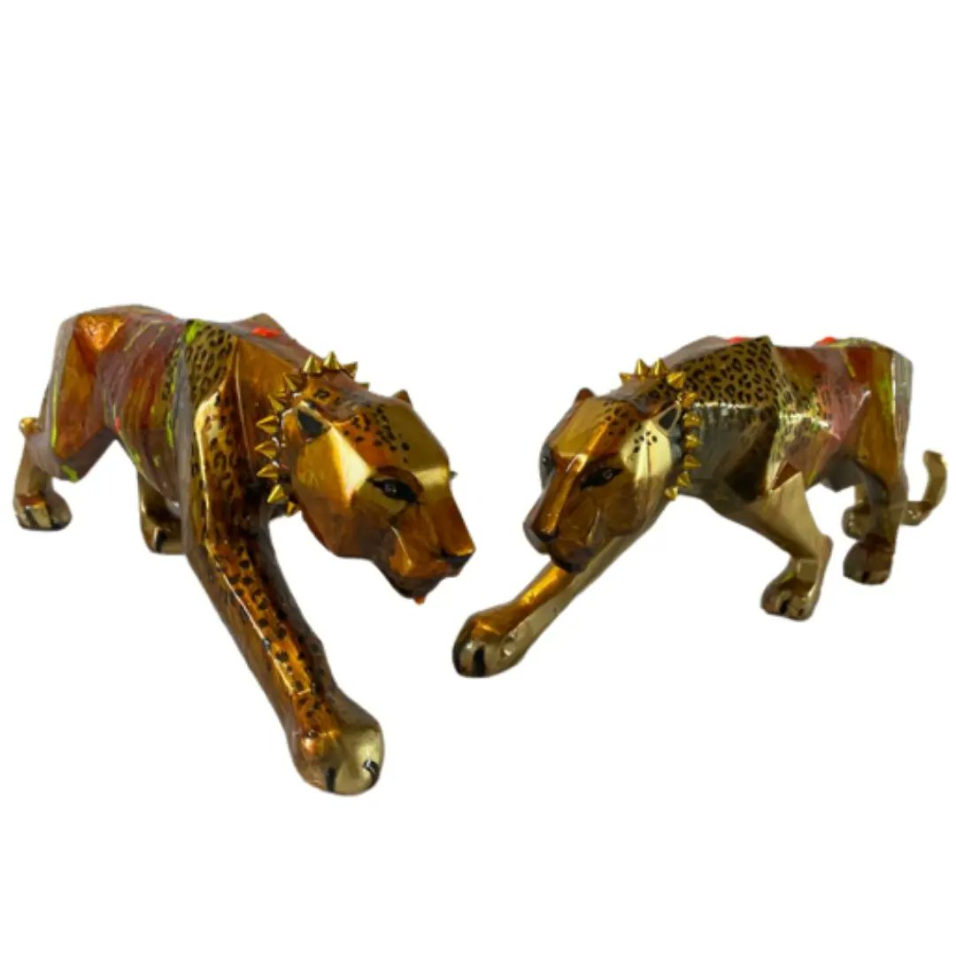 "Luxurious Predators"

Original sculpture made by Karin Brauns 

DM for more inquiries

#lion #tigers #lionart #artist #artwork #handmade #cheetah #leopard #animal #ankmalsculptures #wild  #sculpture #artistsoninstagram #contemporarysculpture #modernart #interiordesign #instaart