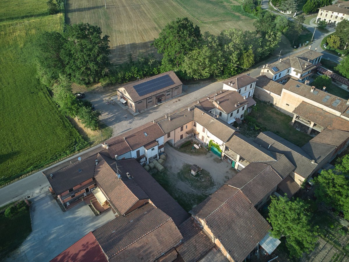 ItinDiViaggio's tweet photo. Secondo giorno in #Piemonte alla scoperta della provincia di #Alessandria
🏙 Mattinata alla scoperta del paese di #ovada
🏰 Abbiamo chiuso la mattina con la visita al castello di #morsasco
🍻 Pomeriggio al Birrificio #Montegioco con degustazioni di #Birra e prodotti locali https://t.co/9Cl9T0omGl
