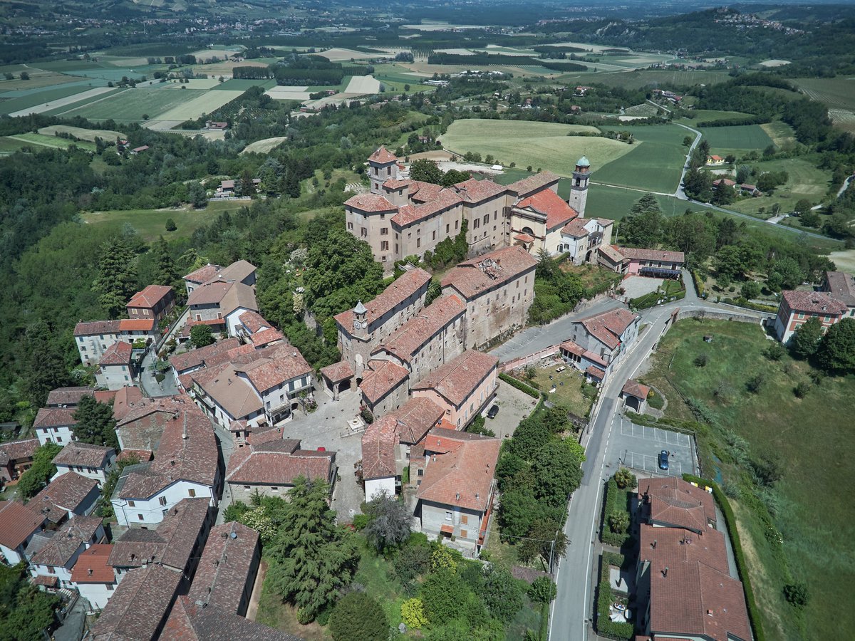 ItinDiViaggio's tweet photo. Secondo giorno in #Piemonte alla scoperta della provincia di #Alessandria
🏙 Mattinata alla scoperta del paese di #ovada
🏰 Abbiamo chiuso la mattina con la visita al castello di #morsasco
🍻 Pomeriggio al Birrificio #Montegioco con degustazioni di #Birra e prodotti locali https://t.co/9Cl9T0omGl