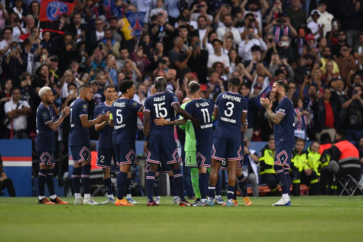 PSG_inside's tweet photo. 🫶 𝑴𝒆𝒓𝒄𝒊 𝒑𝒐𝒖𝒓 𝒕𝒐𝒖𝒕 𝑭𝒊𝒅𝒆𝒐 ❤️💙

#PSGFCM I 5-0 https://t.co/dkatBIRGGK