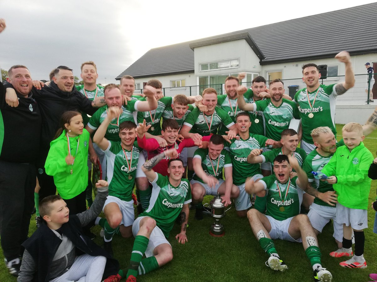_TGaff's tweet photo. They've only gone and done it ! #4 🏆🏆🏆🏆 #History #unbeaten @New_Oak_Boys  @kclr Shield Champions 💥 @Natsport Premier League Champions 💥 Keating Memorial Cup Champions 💥   @DouglasJeweller Cup Champions 💥 @CarlowSoccer @FAICarlow #PAUPISH 💚⚽💚💪 https://t.co/QKJrPpRmt9
