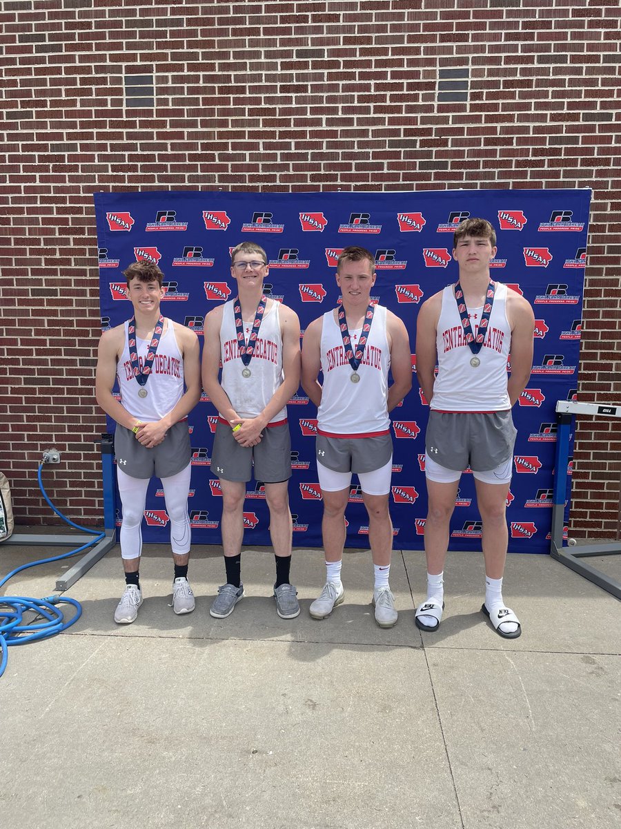 CardinalsCD's tweet image. The boys shuttle hurdle team(pictured) of Tyke Hullinger, Riley Norman, Matthew Boothe and Jack Scrivner ran an incredible race for their best time of the season at 1:00.64. They finished 2nd even though they ran in the 1st heat. Outstanding performance by this foursome!