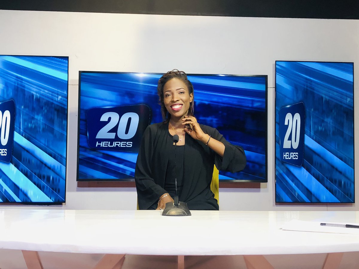 2stvsenegal's tweet photo. 🎊BON ANNIVERSAIRE À LA PRÉSENTATRICE DE CETTE GRANDE EDITION DE LA SOIRÉE🎉✨🎊
-
#2STVLIVE #JOURNAL20H #ARAMETOURE https://t.co/BrmLI0URBe