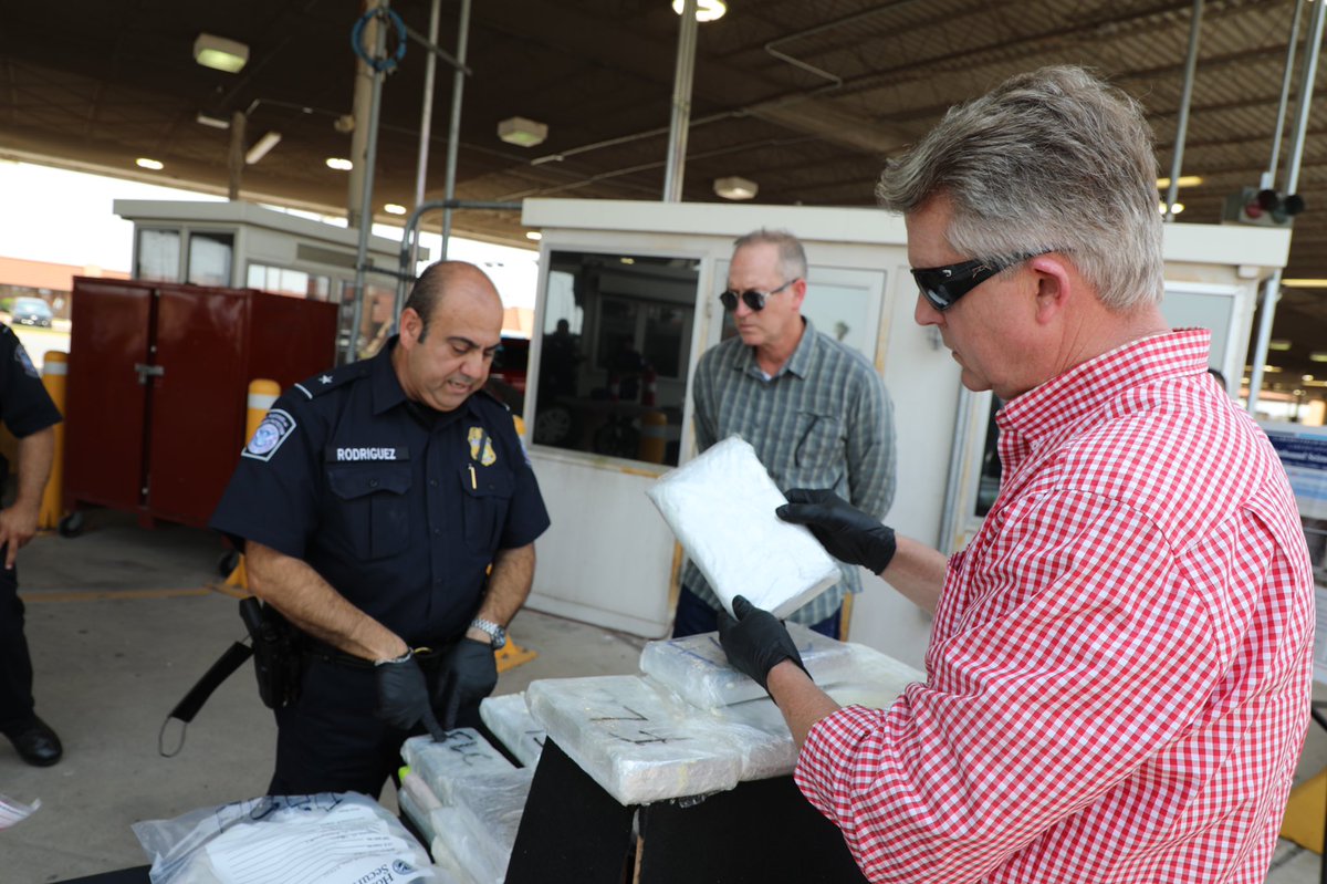 RogerMarshallMD's tweet photo. Just toured @CBP Hidalgo Bridge. For FY21, the Laredo Field office seized:
—588lbs of fentanyl
—8,592lbs of cocaine
—41,713lbs of marijuana
—1,216lbs of heroin
—33,777lbs of meth
CBP officers are doing everything possible to keep communities safe — they deserve utmost respect. https://t.co/1mwYSiYOVm