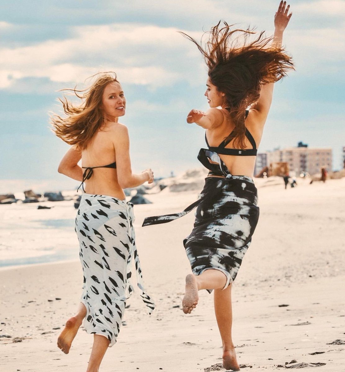 Carefree holiday dresses …. Machine Washable &amp; Wrinkle Resistance … perfect for fun days at the beach ✨