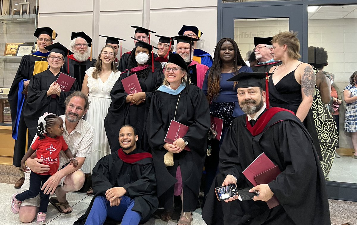 What an amazing group! Congratulations are in order, ESR class of ‘22! Go forth and be of service to God and humanity. <a href="/bbrazil/">Ben Brazil</a> <a href="/buyukbaba2/">Phil Baisley</a> @earlham_prez <a href="/earlham1847/">Earlham College</a> <a href="/NV4J/">Jim Fussell</a> <a href="/BMujete/">BMujete</a> <a href="/RevDocJim/">Jim Higginbotham</a> @liveseriously @earlham_gpe <a href="/QuakerPodcast/">Thee Quaker Podcast</a> <a href="/MadangPodcast/">madang</a> <a href="/QuakerSpeak/">QuakerSpeak</a> @