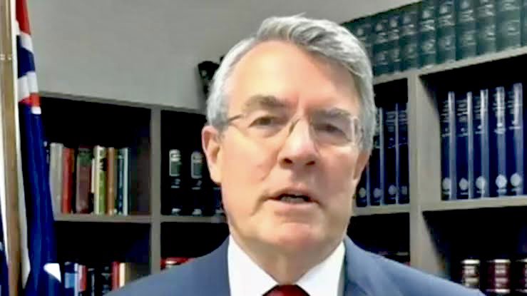 PeterCronau's tweet photo. Dear @MarkDreyfusQCMP, 
As our incoming Attorney General, please move to end the prosecution of #BernardCollaery, on the grounds that its continuation fails to pass the ‘public interest test’.
Many thanks,
A concerned Australian. 
#justice #freepress #timorleste https://t.co/rDfBXdXVLd